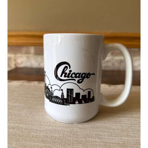 Hallmark Chicago Skyline White Ceramic Mug - Picture 1 of 14